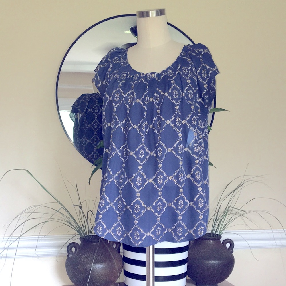 Women’s sleeveless blouse